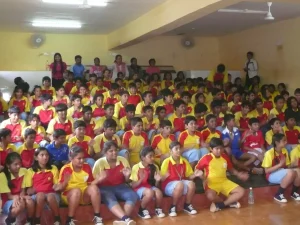 A full power Sunshine School, eager to learn!