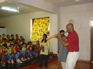 American Saxophonist Mtafiti Imara taking a Master Class at the Sunshine School!