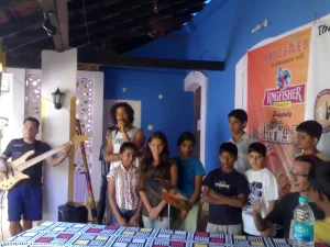 Eager kids looking on!