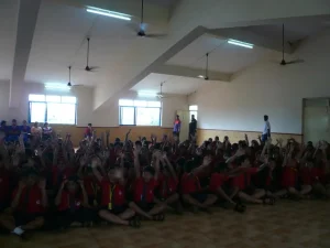 A show of hands, indicating excitement _-)_