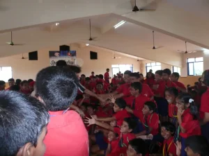 Delighted kids reaching out to the musicians, happy that this is happening!