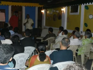 Manohar Parrikar speaking to the audience