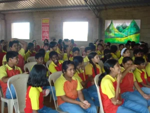Sunshine School has become a regular stop for us. Armando Gonsalves is also a Member of the Governing Council there, so, it gets even more exciting for us due to this!