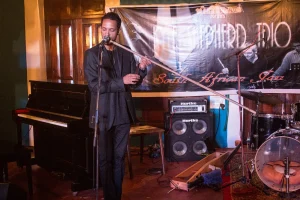 What an interesting musical contraption, the Mouth Bow!